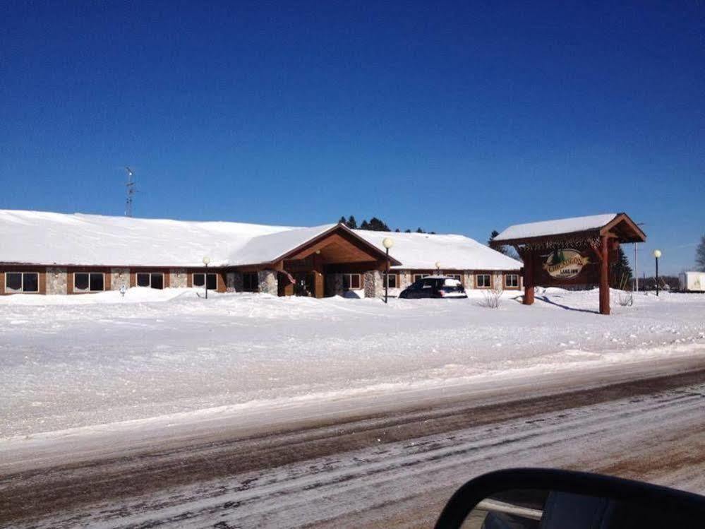 Chicaugon Lake Inn Gaastra Exterior photo