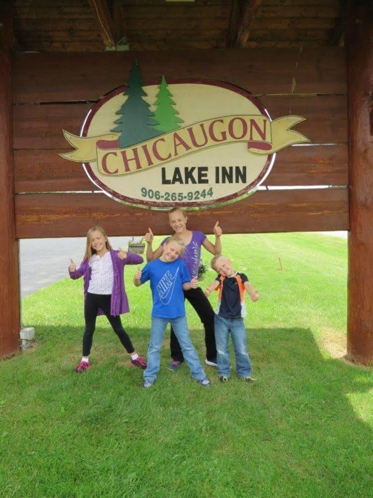 Chicaugon Lake Inn Gaastra Exterior photo